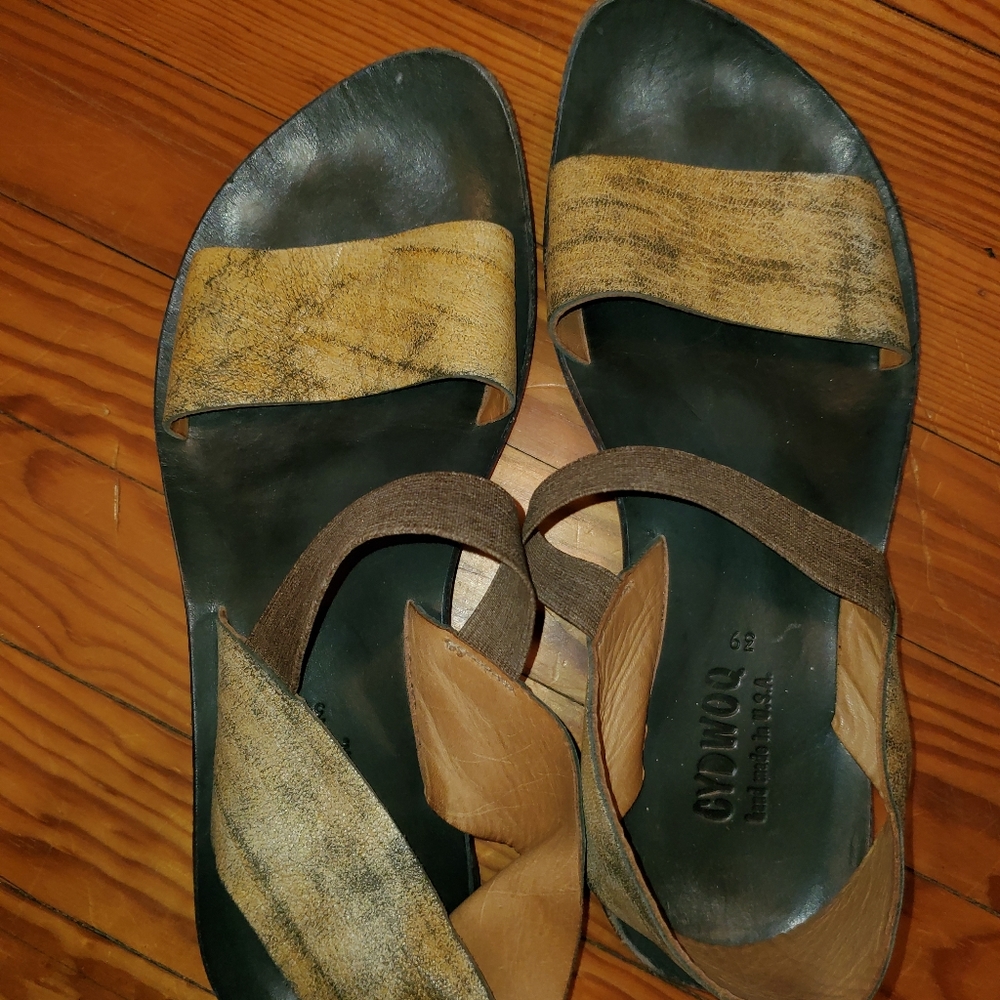 Cydwoq sandals. Yellow. Size 39.